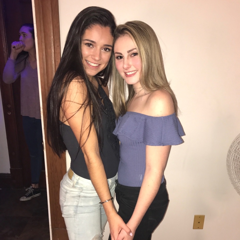 Meet your Posher, Caitlin